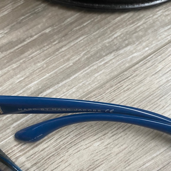 Marc Jacobs Sunglasses - Picture 7 of 9